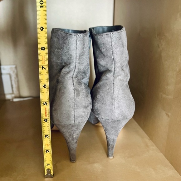 Carlos by Carlos Santana Gray Heeled Boots - Picture 5 of 10